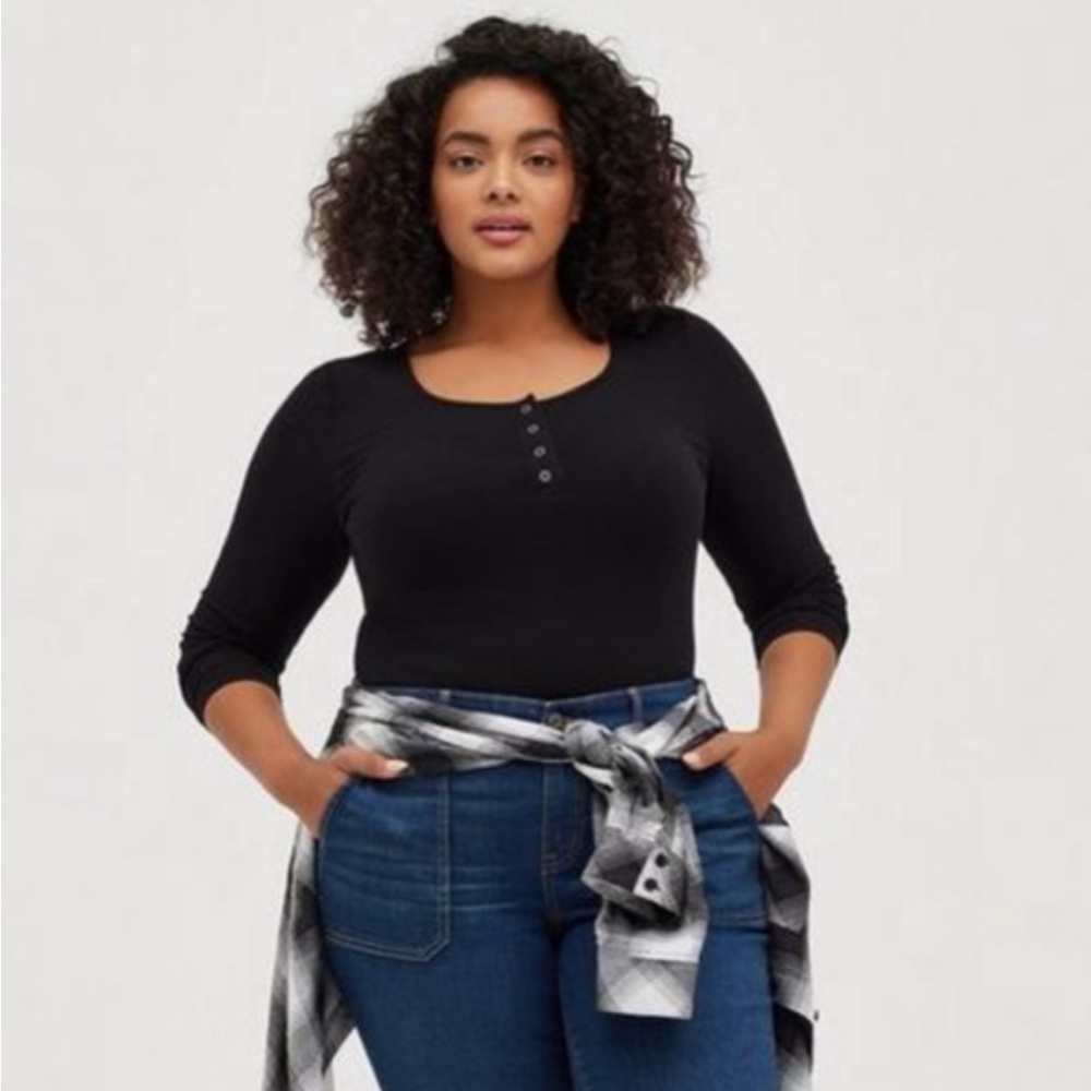 Ribbed Black Long Sleeve Top with Buttons